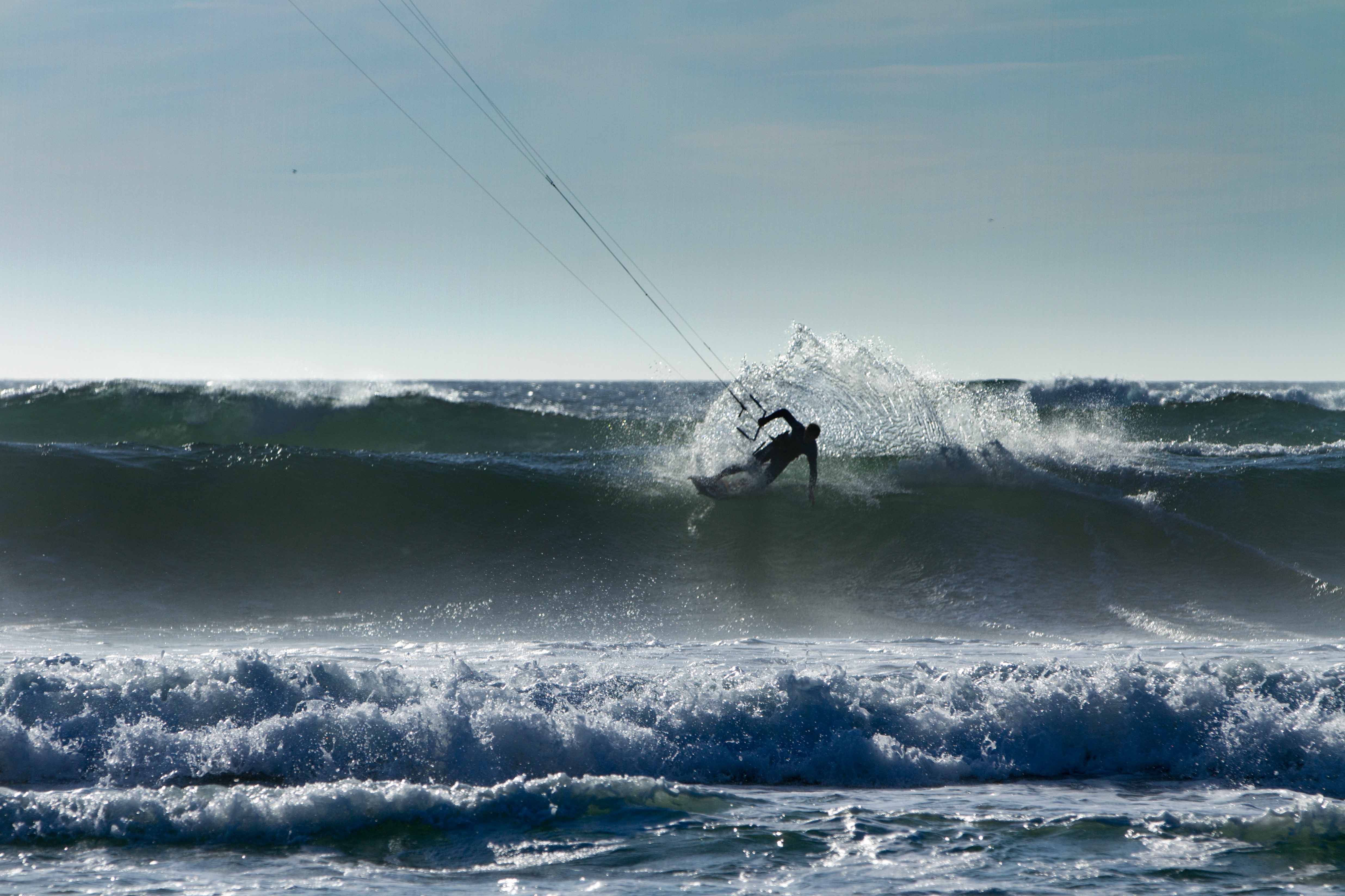 Kitesurf: la orografía de Las Landas descarta montañas y acoge deportes náuticos.